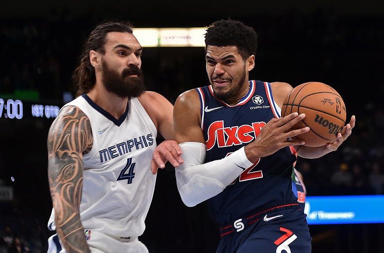  莫兰特禁赛归队，灰熊主场大胜马刺  