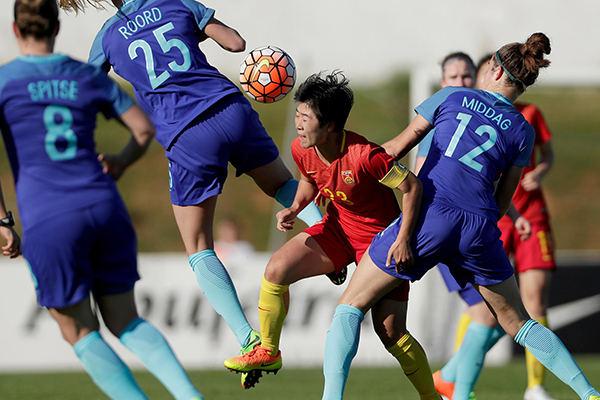  热刺前锋把握机会能力欠佳战平伯恩利留遗憾